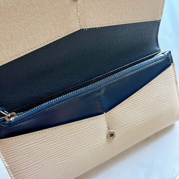 Louis Vuitton long Epi leather bifold wallet blue and white ✨ - Picture 14 of 16